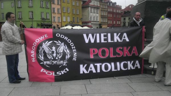 Warszawa: Bohaterstwo vs. komunizm