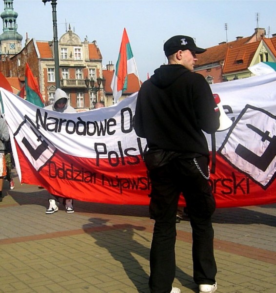 Chełmża: Nacjonaliści w hołdzie ofiarom Katynia