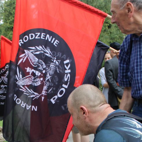 Warszawa: Chwała Bohaterom! Hańba zdrajcom!