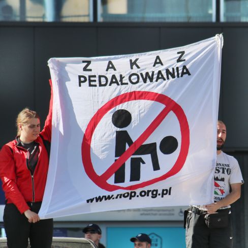 Warszawa: Antypedalska kontra nacjonalistów