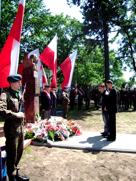 Odsłonięcie pomnika Rotmistrza Pileckiego w Koszalinie