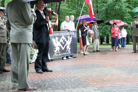 NOP w hołdzie bohaterom walk o wolność