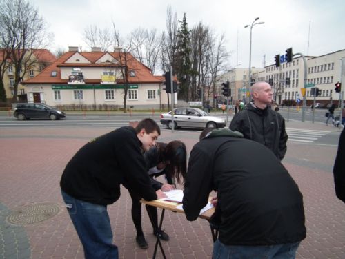 Białystok: Zbiórka podpisów przeciwko aborcji