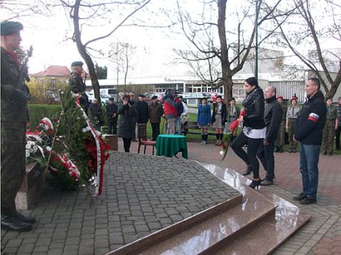 Białystok: NOP na obchodach rocznicy zbrodni katyńskiej