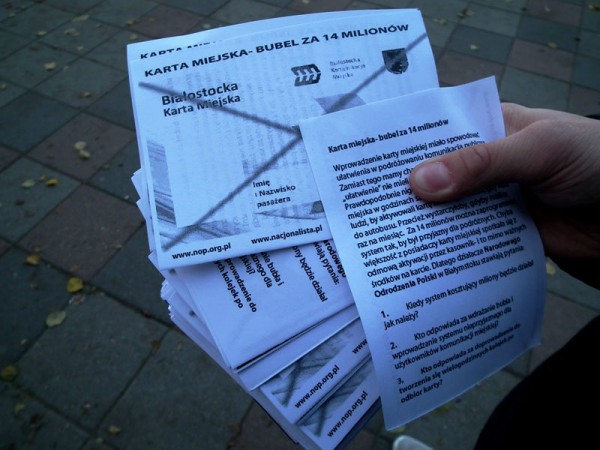 Białystok: Akcja ulotkowa przeciwko chaosowi związanemu z wprowadzeniem e- kart